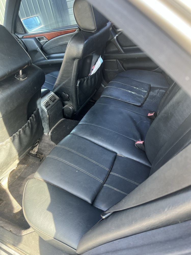 Авто Mercedes 210, 1998 рік, 2.2 дизель, автомат