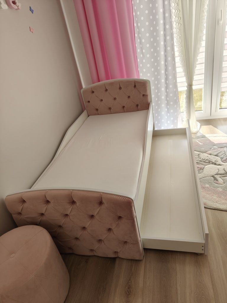 Łóżko dziecięce pikowane białe dziewczynka
