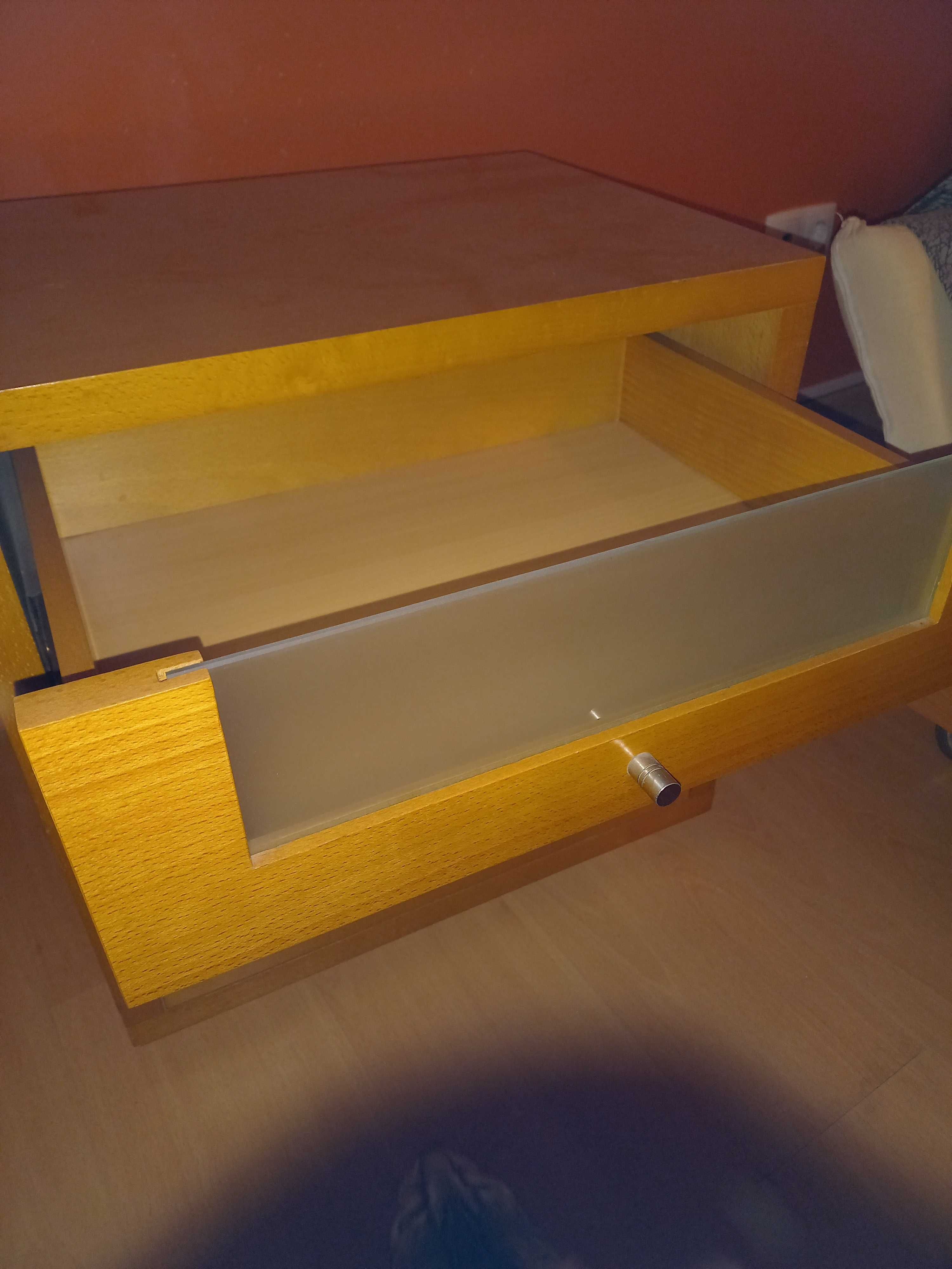 Mesa de Cabeceira