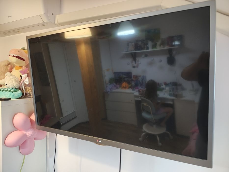 Uszkodzony TV LG 47 cali
