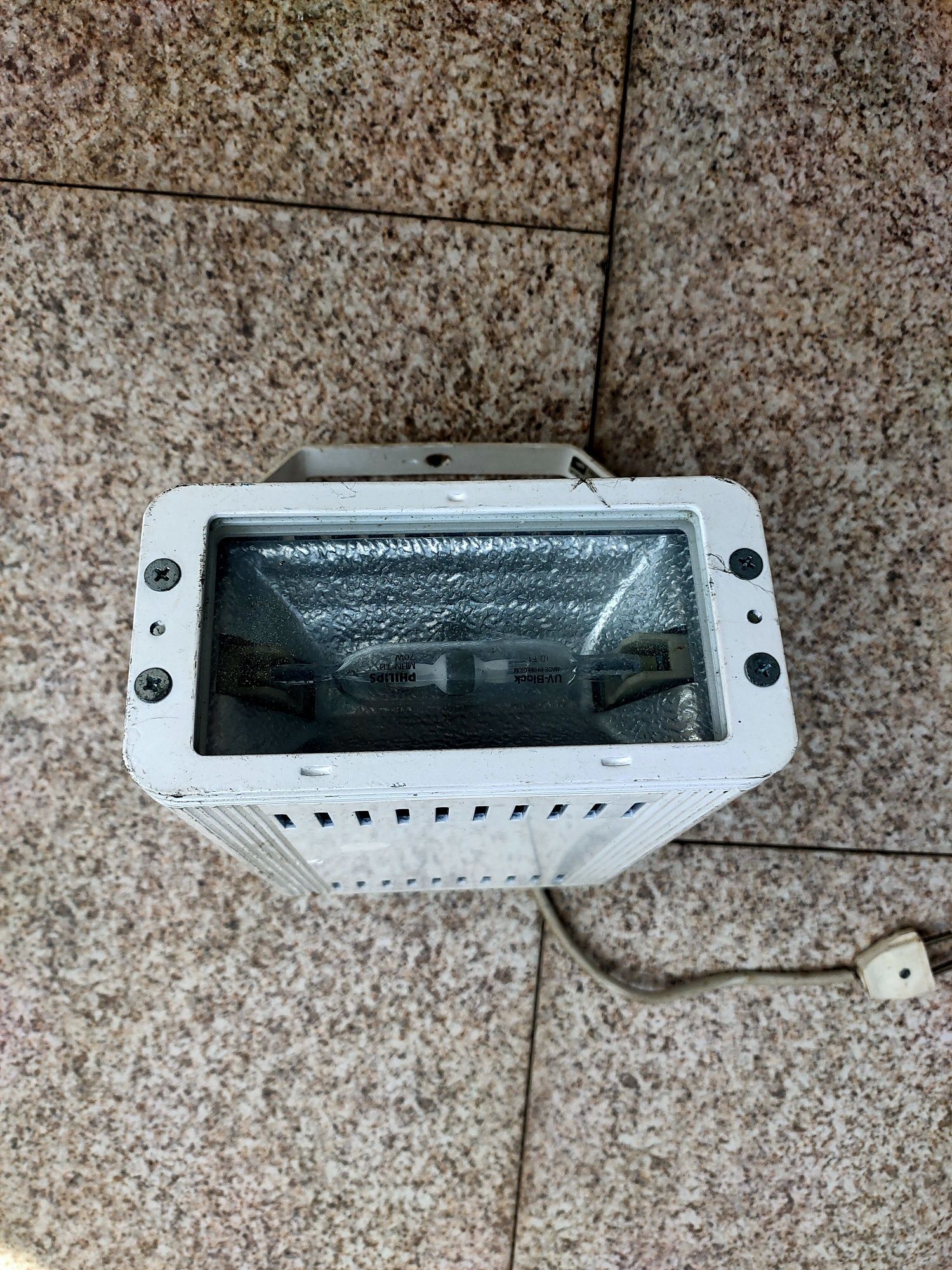 Holofote Exterior