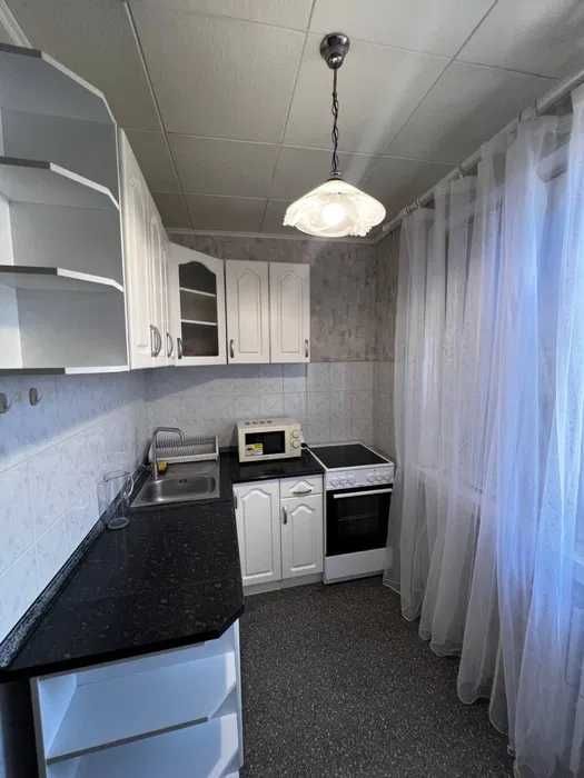 Продается 2-к квартира у метро, с ремонтом, мебелью и техникой (87546)