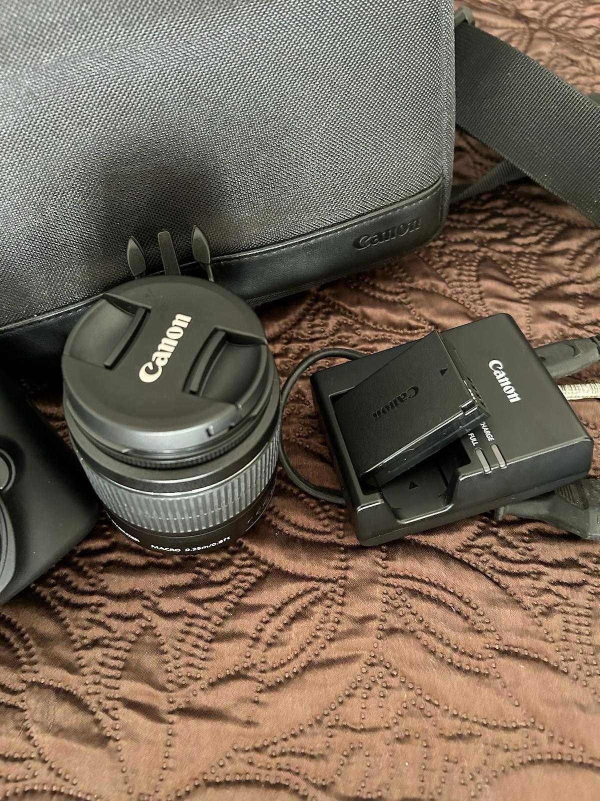 Canon  EOS 2000D