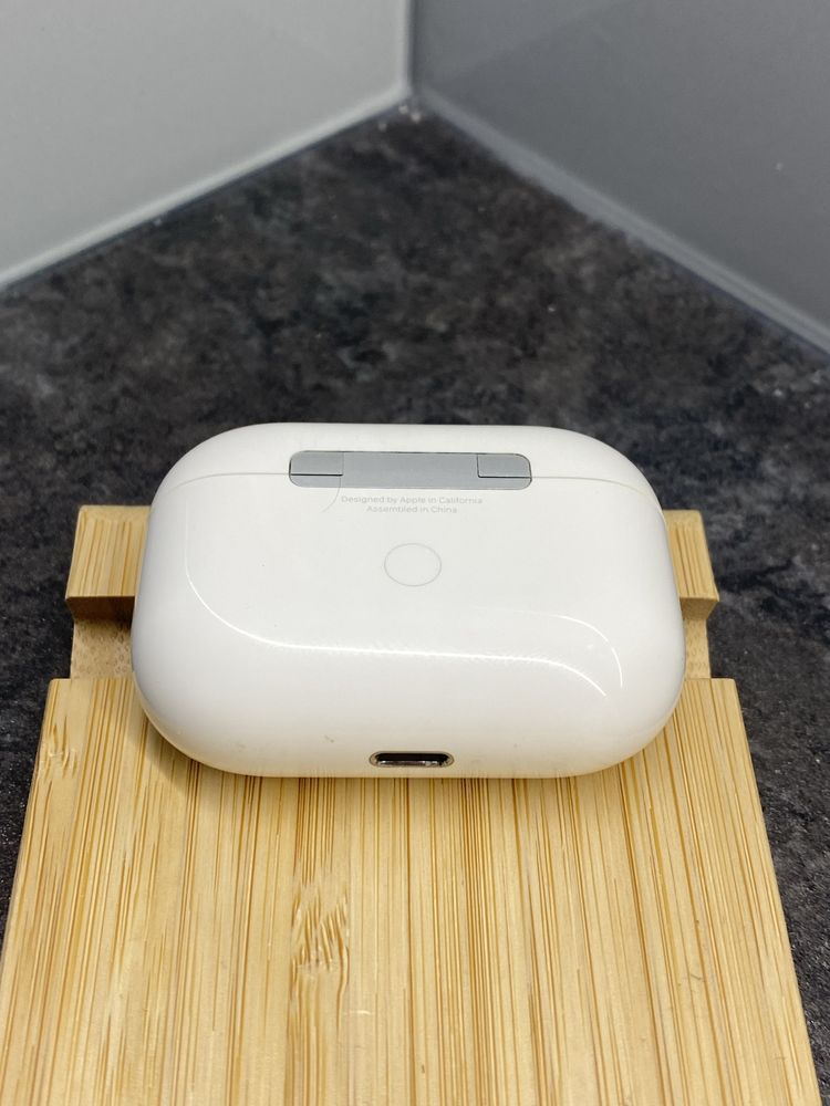 Etui Ladujace Airpods Pro 1 Stan idealny