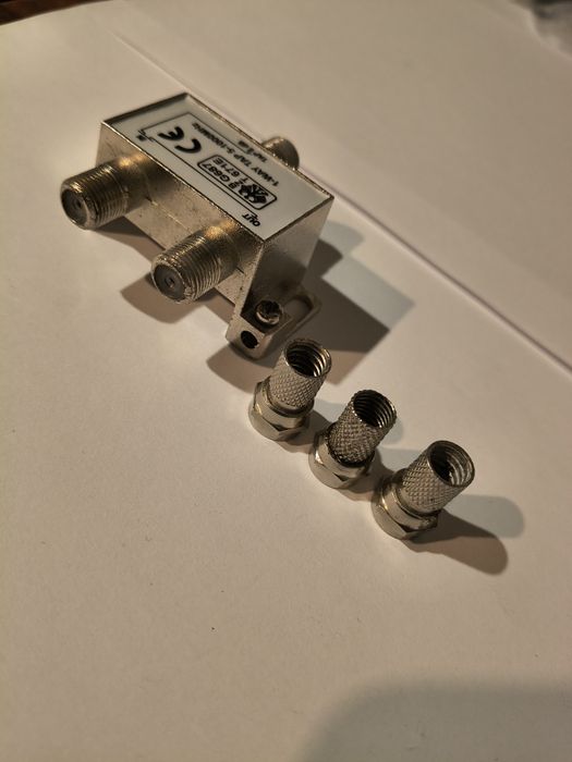 Розгалужувач супутникового сигналу