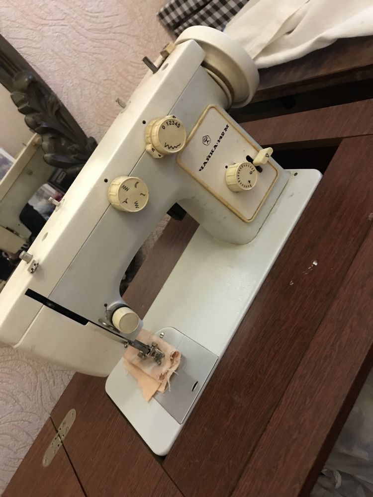 Швейная машина «Подолка»Чайка -142 M