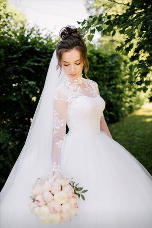 Весільна сукня, весільне плаття.