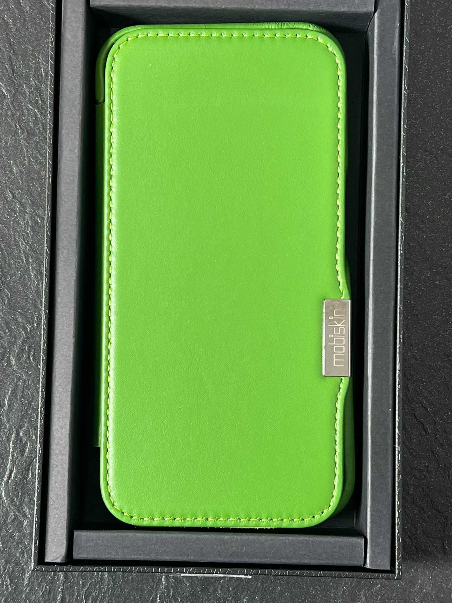 Etui na iPhone 15 PRO ze skóry kompatybilne z MagSafe Mobiskin zielone