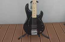 Bas Sterling by Music Man StingRay5 (Ray5)