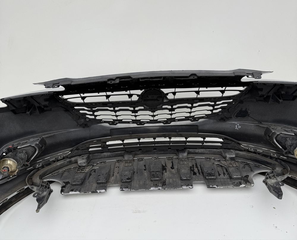 Opel Corsa E zderzak przód