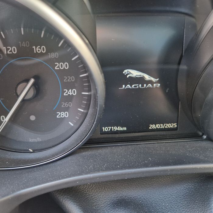 Jaguar f-pace 20,d  241 km R sport
