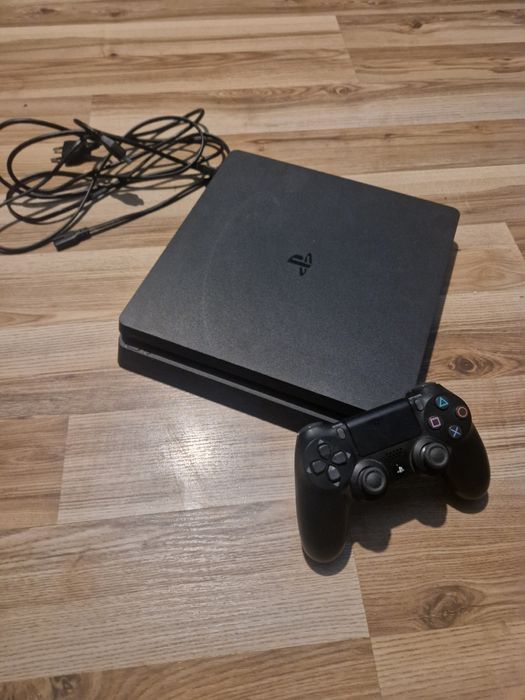 Konsola ps 4 slim