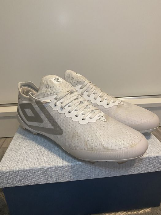 Buty piłkarskie Umbro Velocita VI Pro FG