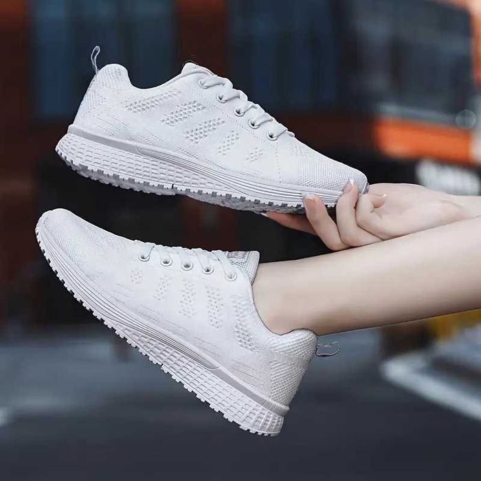 Damskie buty sportowe bardzo LEKKIE ODDYCHAJĄCE BIAŁE rozmiar 38 NOWE