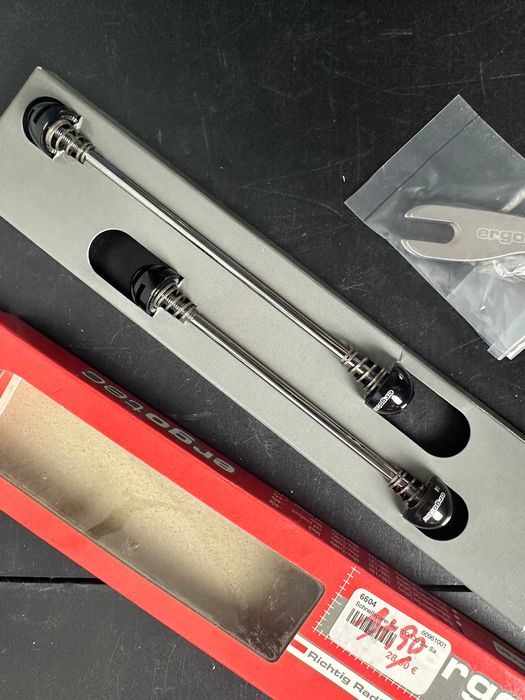 Zaciski antykradzieżowe ERGOTEC przód + tył (czarne)