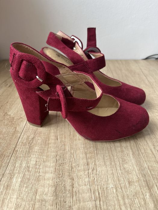 Szpilki Bordowe obcasy z zapieciem