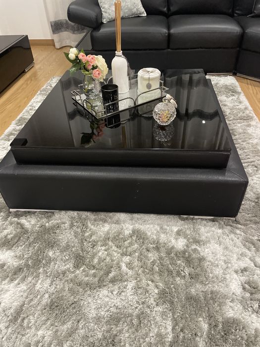 Sofa com  espaco para 9 pessoas