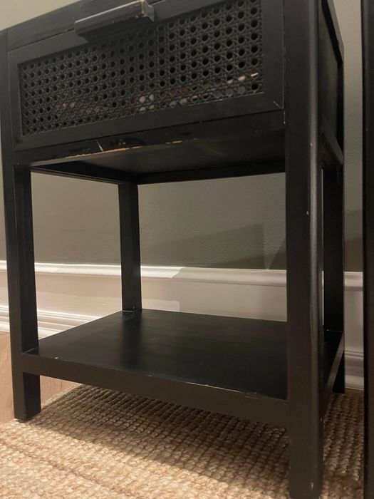 2 Mesas de cabeceira