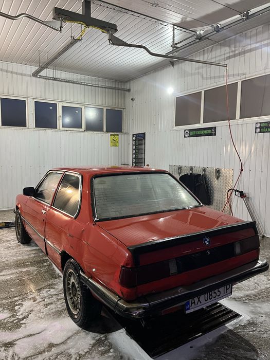 Продам BMW E21 323