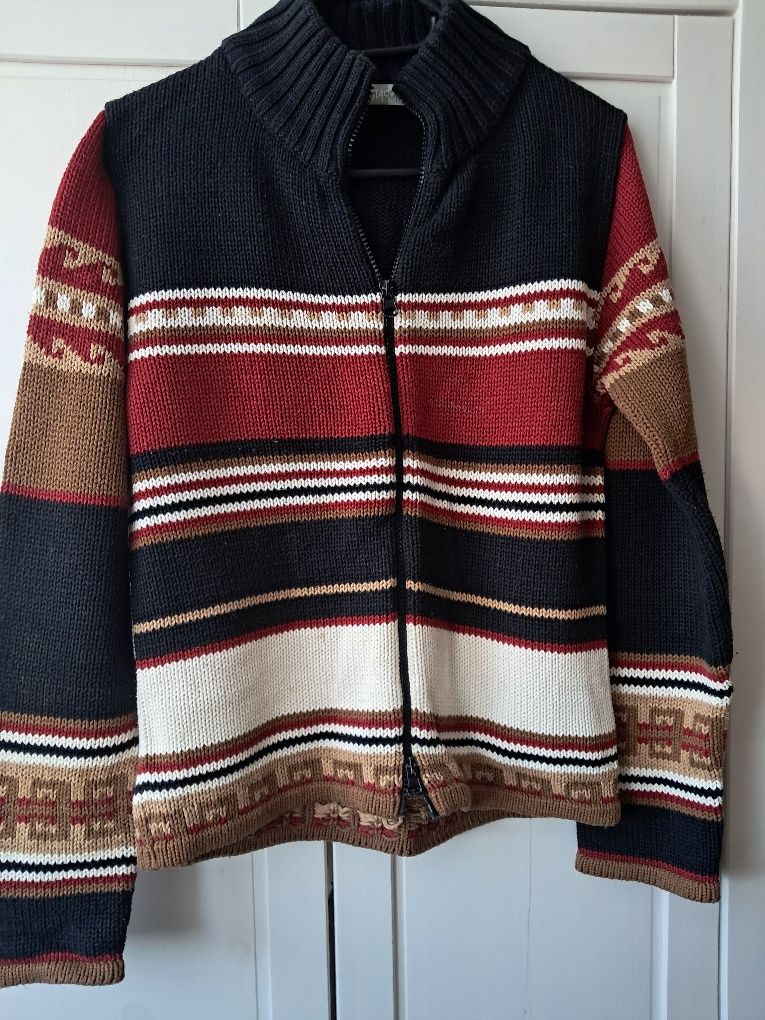Sweter w etniczne wzory rozmiar L