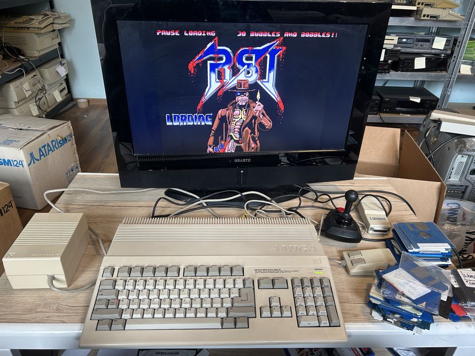 Amiga 500 . Jak nowa , wraz z akcesoriami.