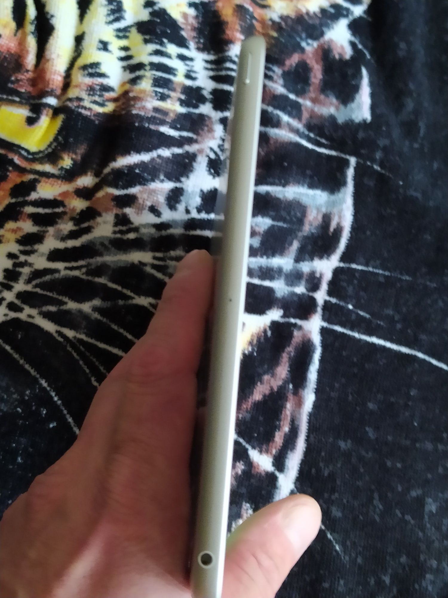 Apple iPad 6 32 GB WiFi. Стан нового.