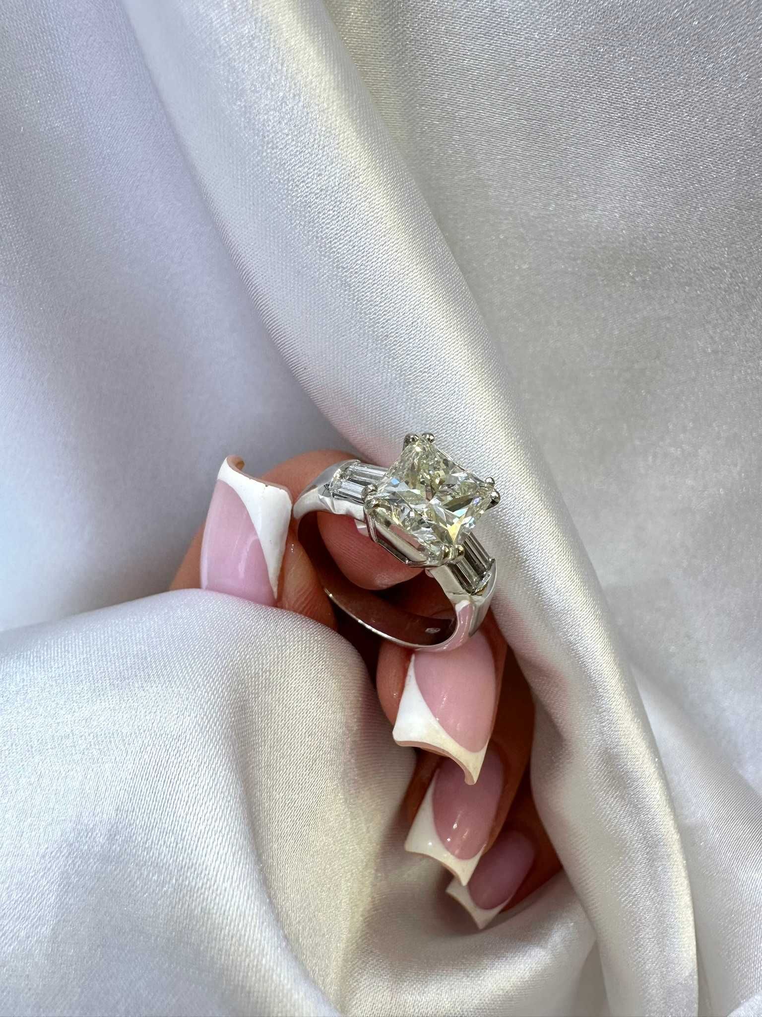 Pierścionek z diamentami naturalnymi 3.50  CT