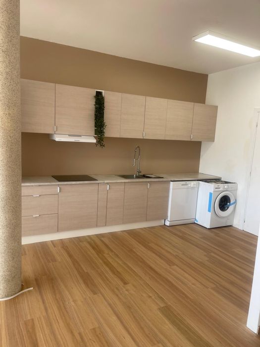 Loja convertida em apartamento80m2, 3 vagas +3 arrumos,