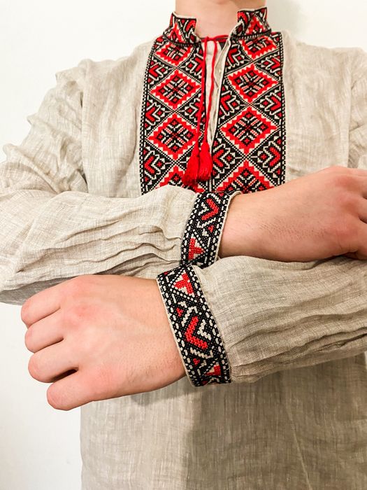 Чоловіча вишиванка з натурального льону.