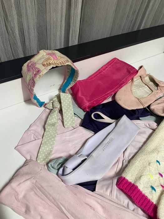 Ballet: fato, casaco, sapatilha, collant, caneleira, acessór., 10 anos
