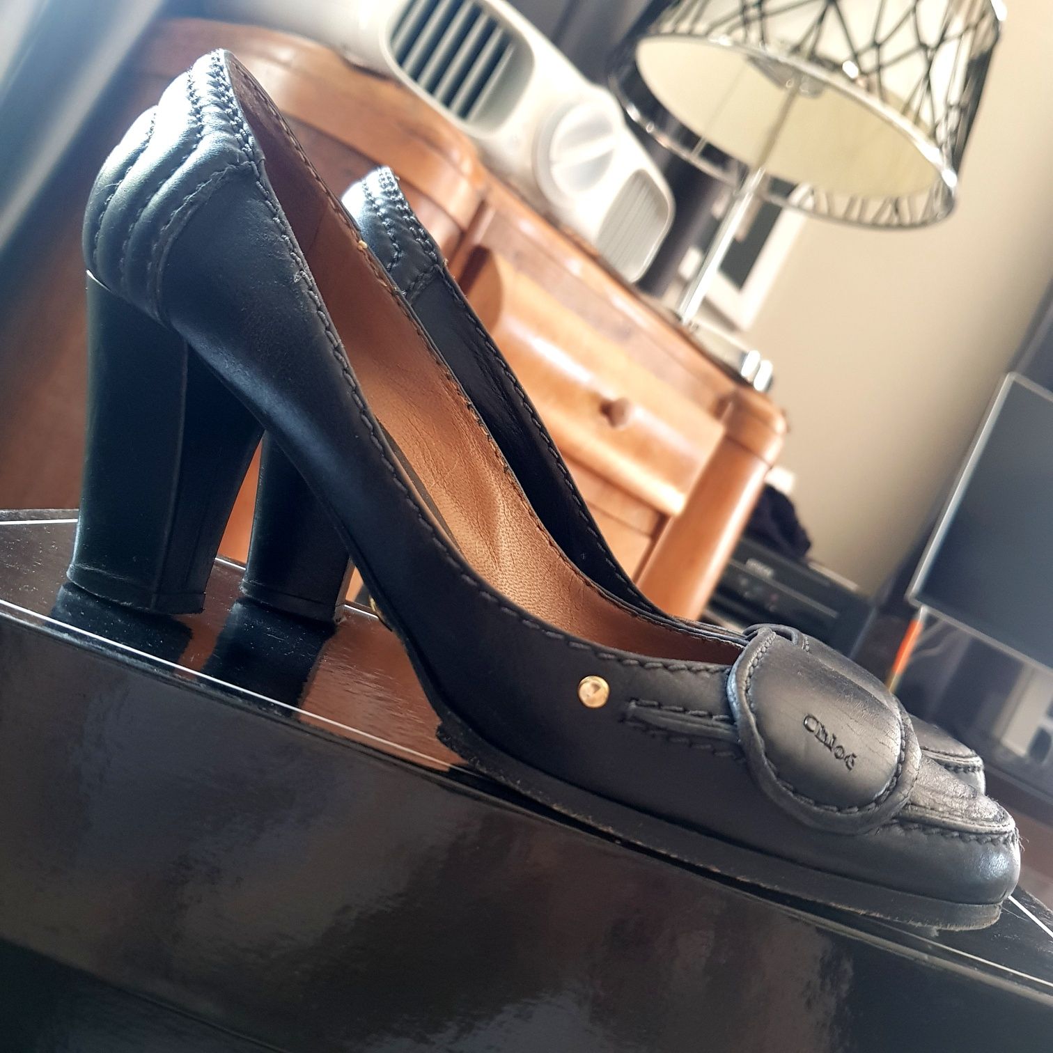 Удобнейшие туфли CHLOE ,черная кожа, золото, оригинал, р-р 38, Италия