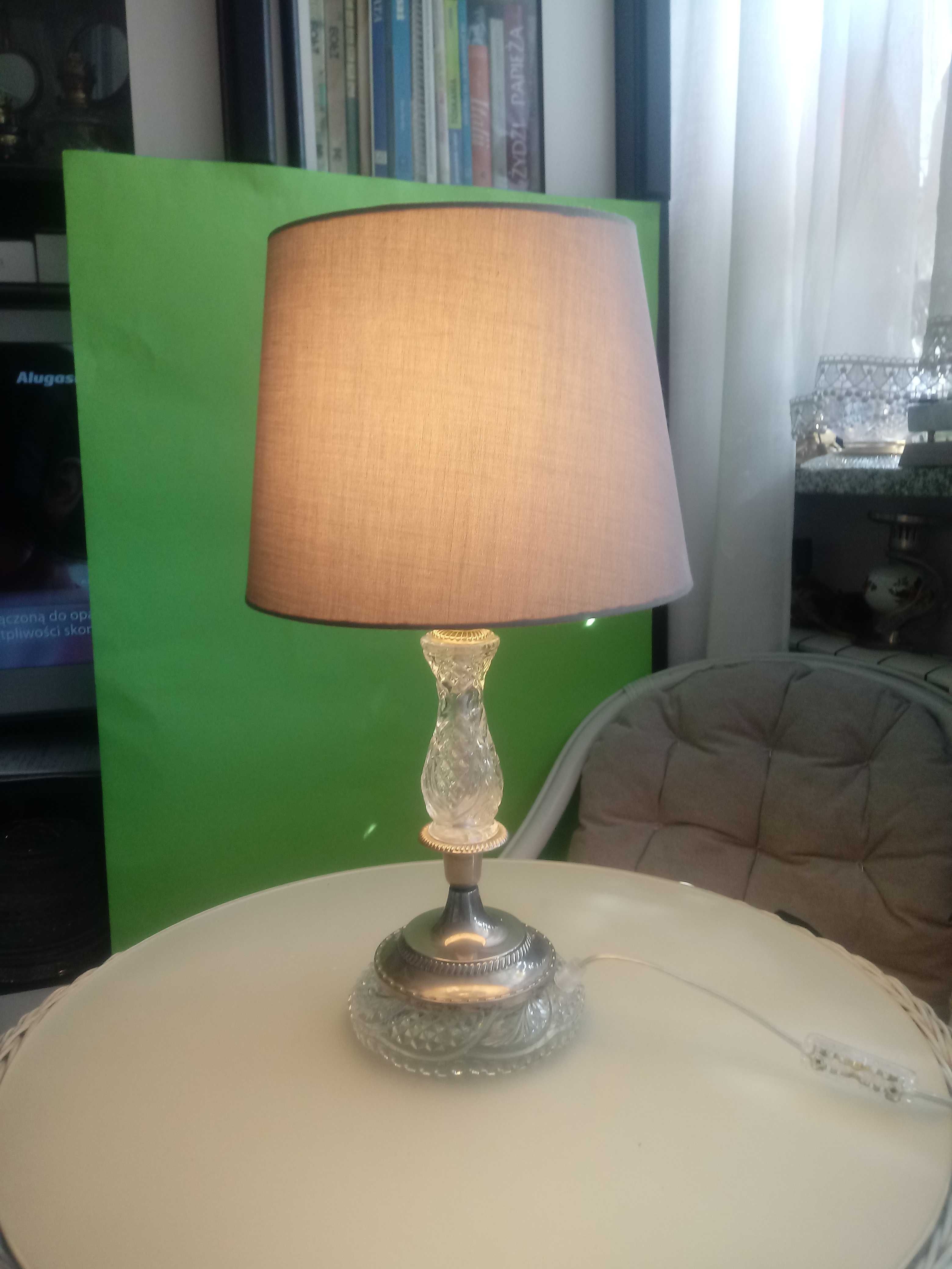 Lampa ze szkła odlewanego z abażurem