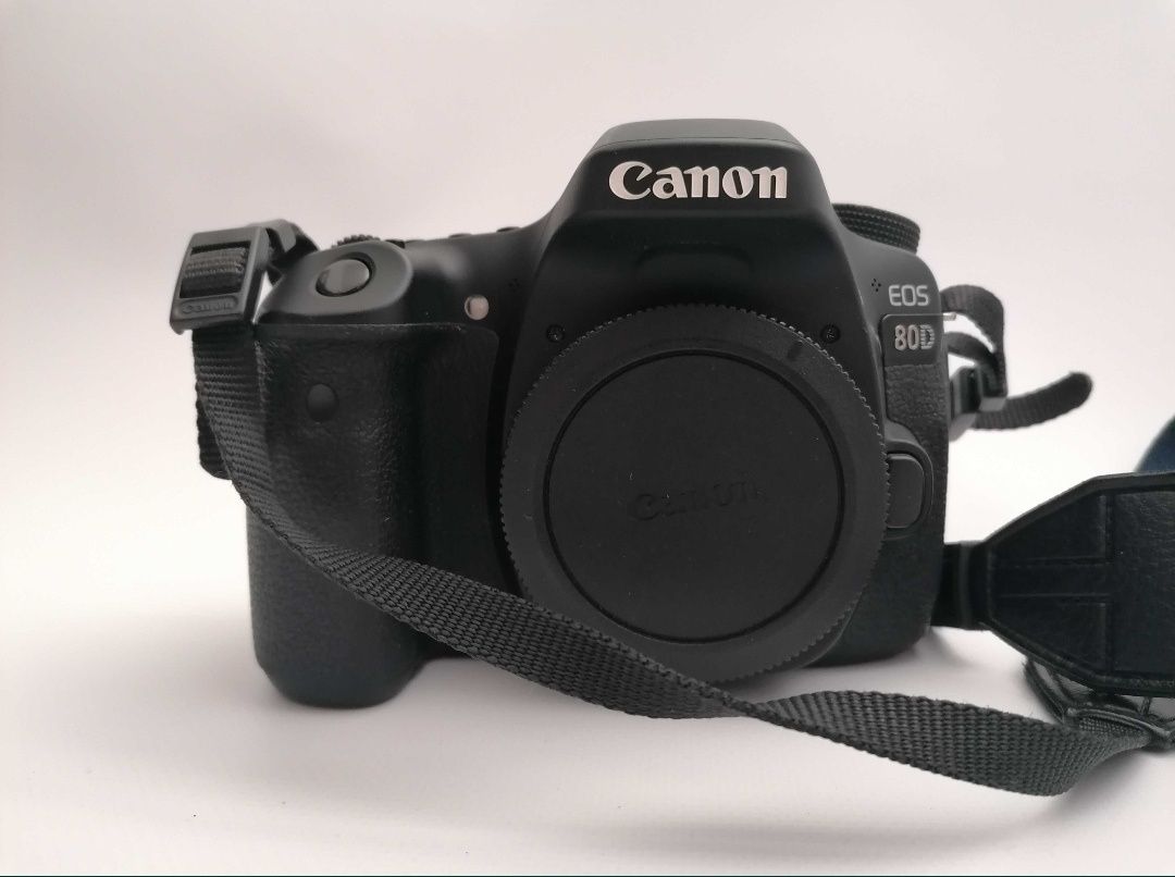 Canon 80D muito bem estimada