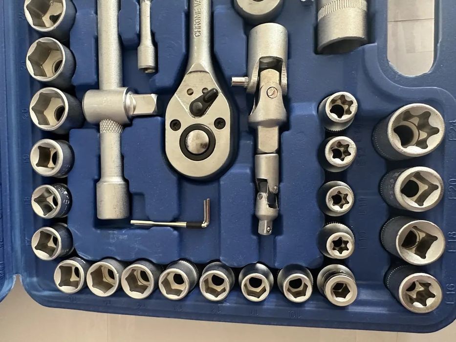 Набір інструментів у кейсі 108 предметів, набор головок + трещітки