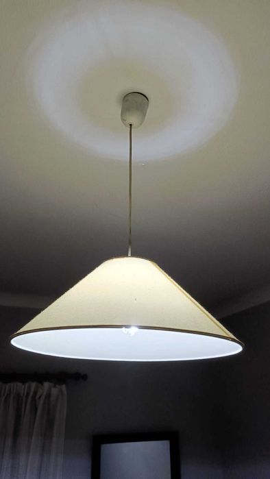 Candeeiro em madeira antiga muito bonito