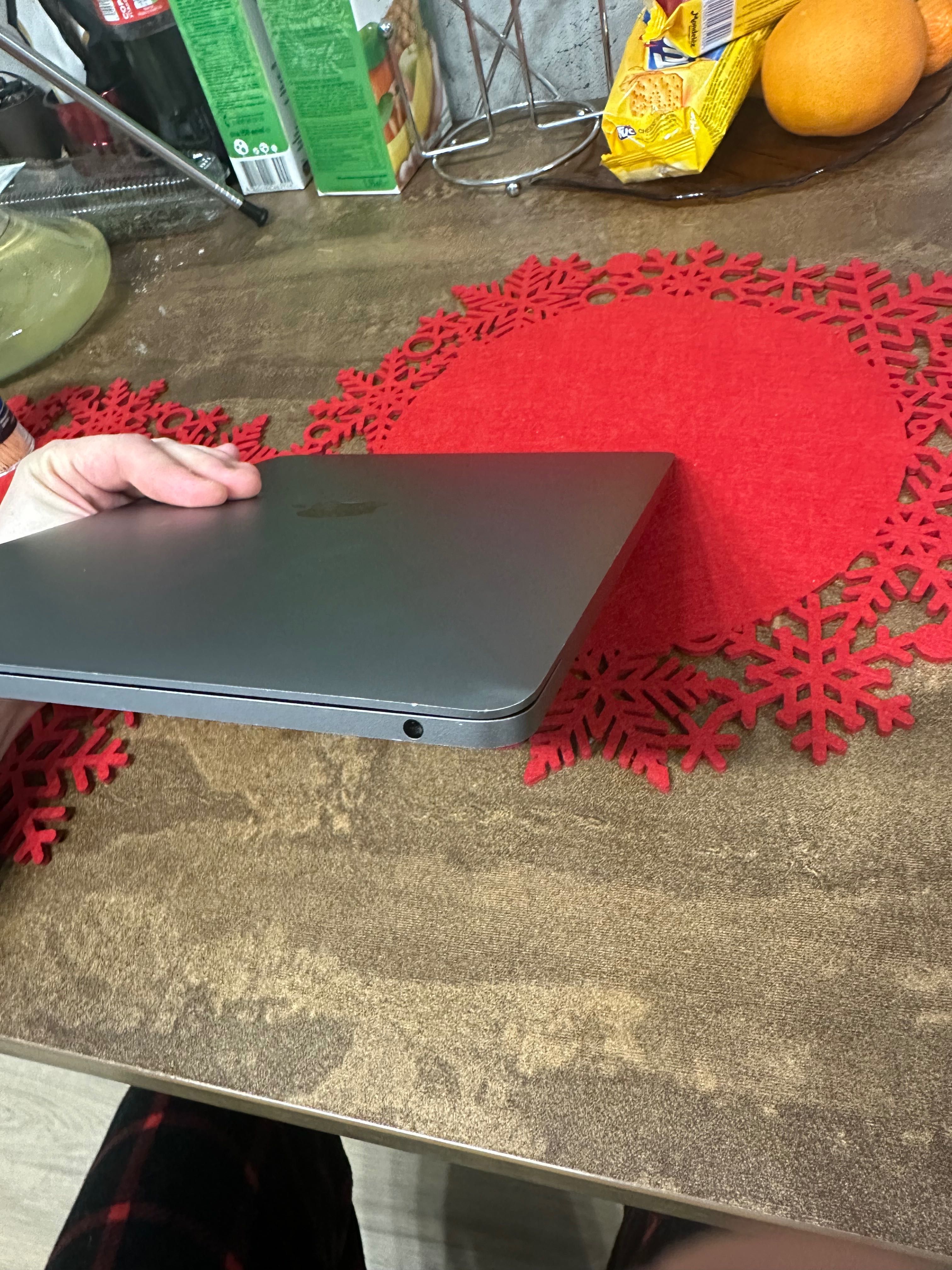 MacBook Pro m2 2022 8/512