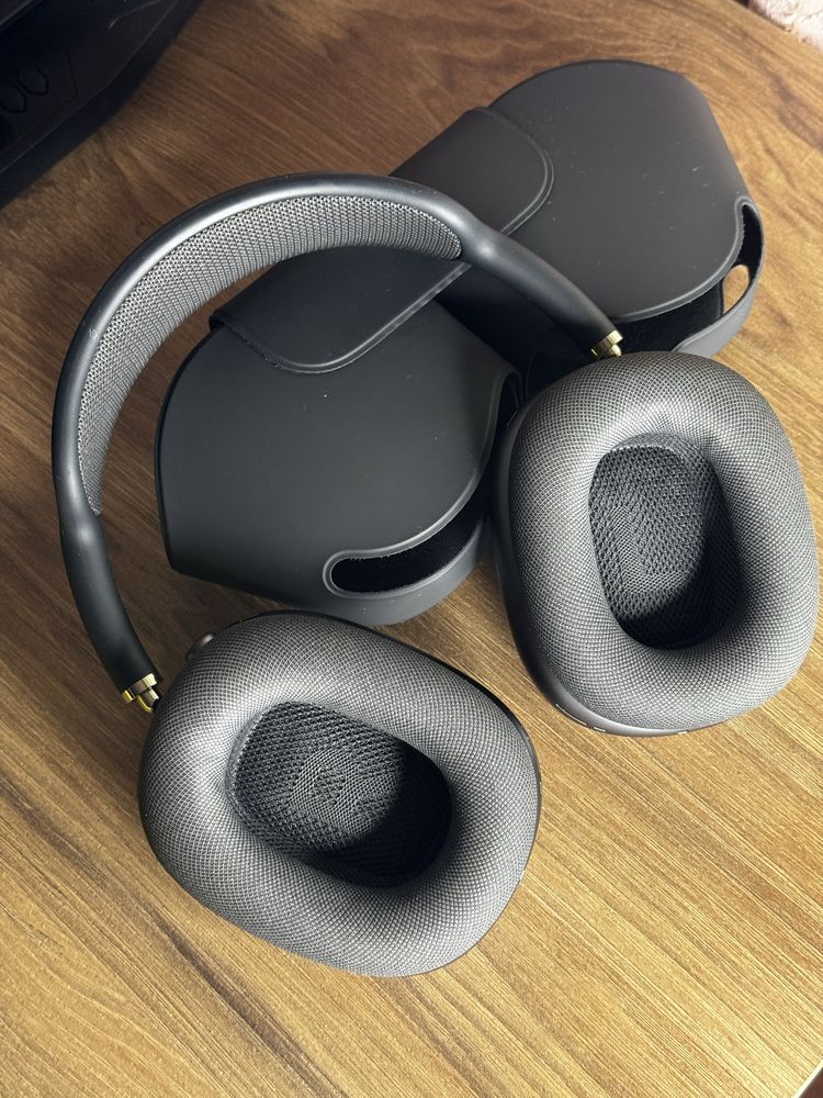 Apple AirPods Max Space Gray