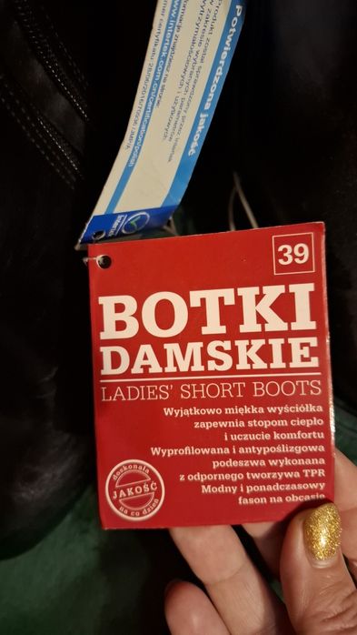 Nowe botki z metkami