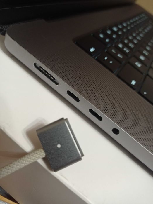 MacBook Pro 16” M1 Max 32GPU/32ram/1TB 2021 - ТОП версія по графіці!