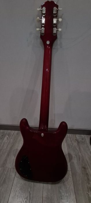 продаю гитару Epiphone Crestwood