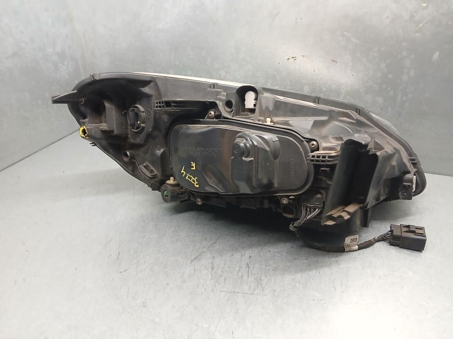 Ótica / farol esquerda VOLVO XC60 I (156)