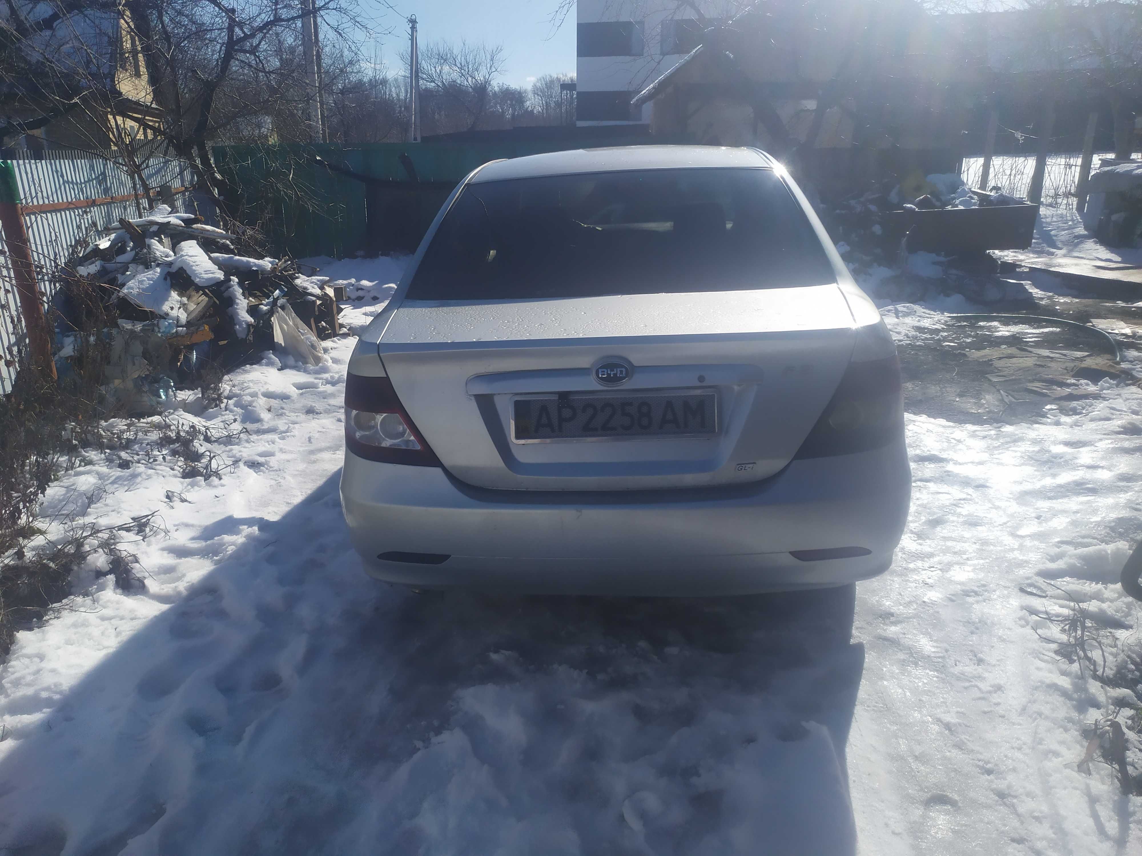 BYD F3 автомобіль