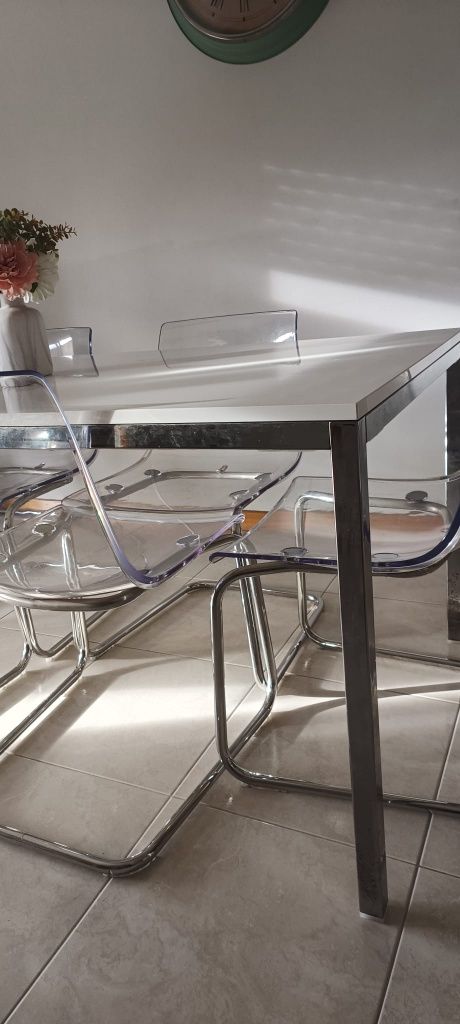 Mesa de sala com cadeiras ikea