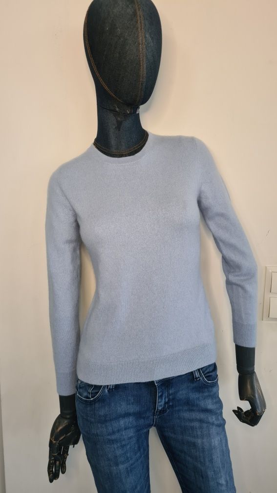 Sweter 100% Kaszmir. Rozmiar S 36 / M 38. Kolor Baby blue Błękitny