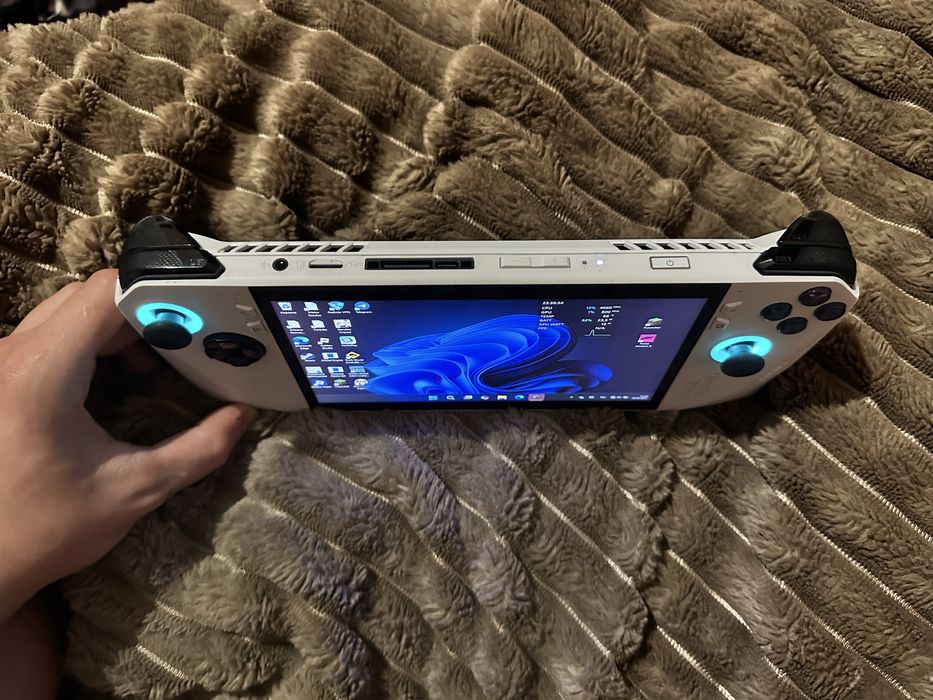 Ігрова консоль Asus ROG Ally z 1 Extreme