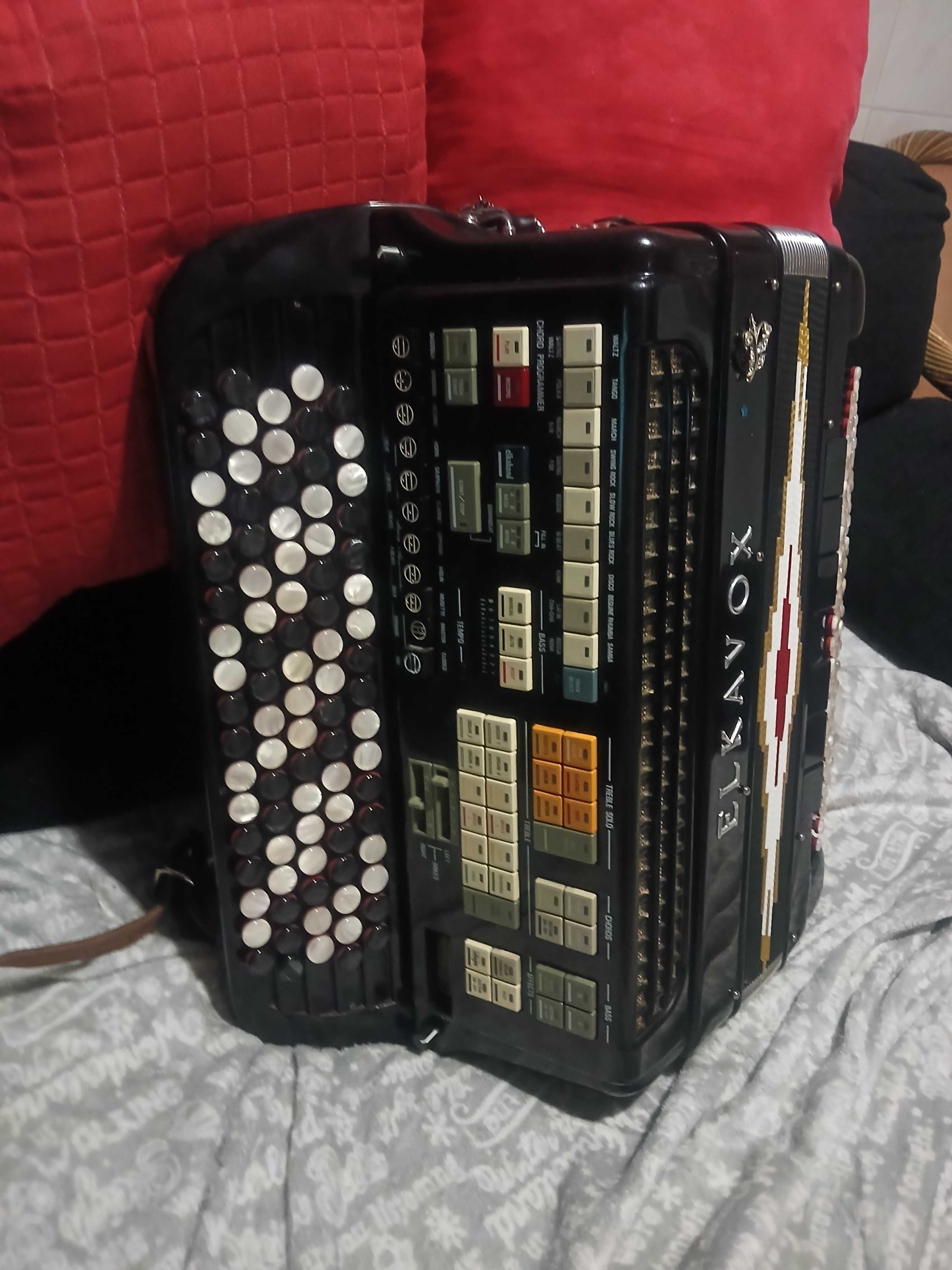 acordeon elkavox f3