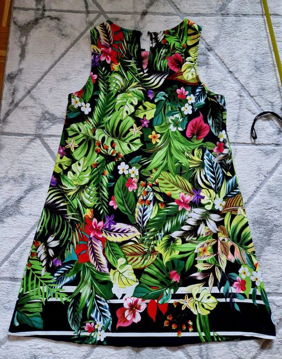 ŚLICZNA kolorowa zwiewna letnia sukienka/ kolorowe kwiaty roz M