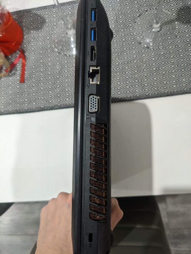 Laptop Lenovo Y580 (uszkodzony)
