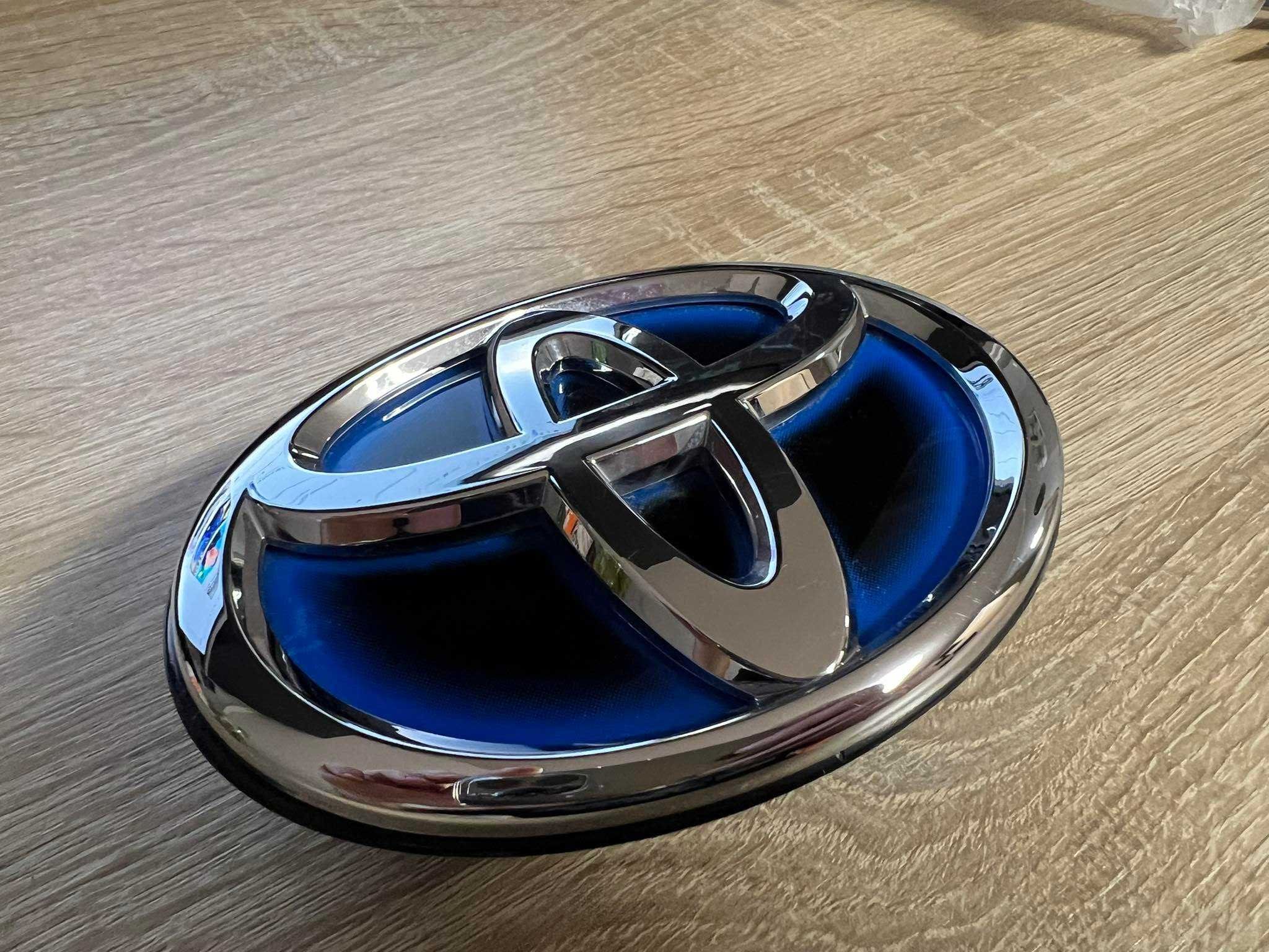 Emblemat Toyota RAV4 HYBRID od 2016 klapa tył