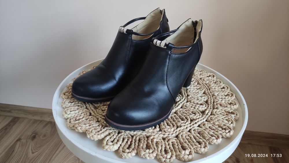 Botki jesienne damskie r 40 obcas slupek